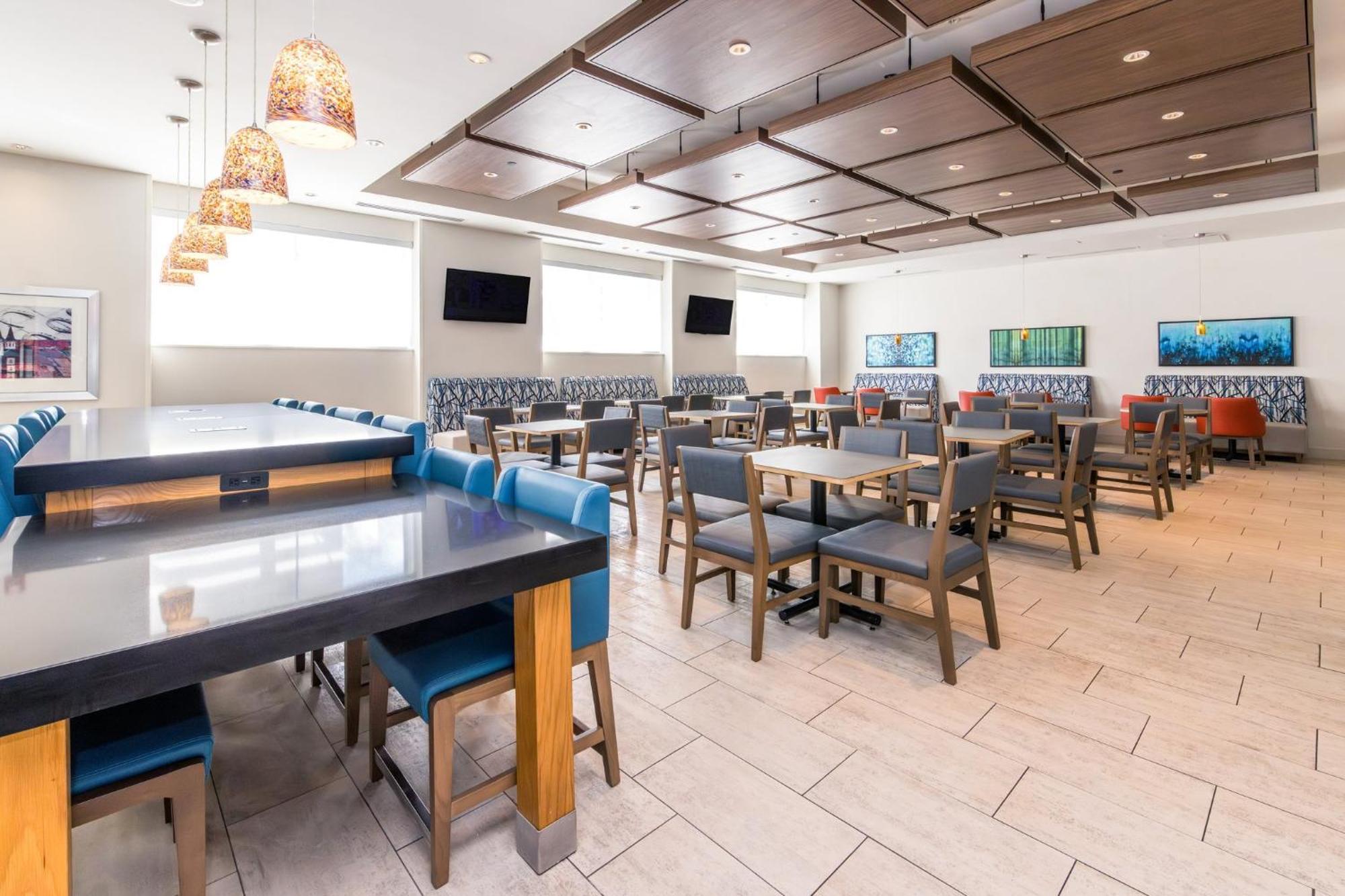 Holiday Inn Express & Suites Downtown Louisville By Ihg Exterior foto